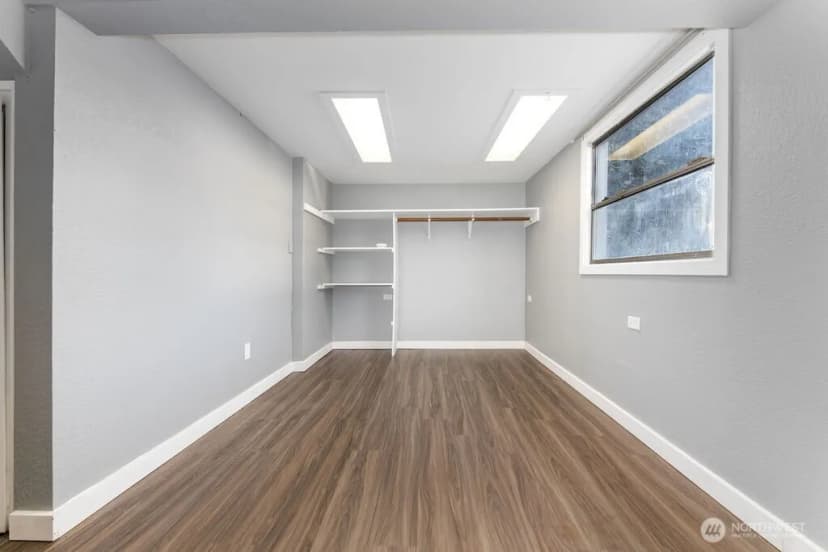 Property photo for 15324 4th Avenue Sw, Burien photo 12