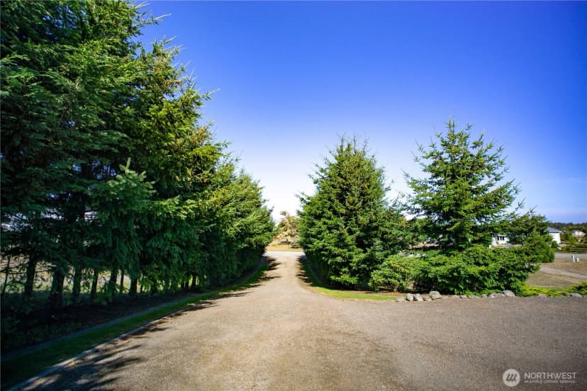 Property photo for 104 Klahhane Road, Sequim photo 3