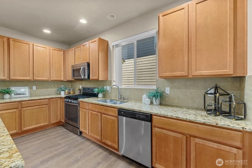 Property photo for 923 207th Street Sw, Lynnwood photo 11