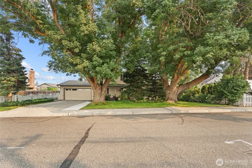 Property photo for 9 N Elliott Avenue, Wenatchee photo 39