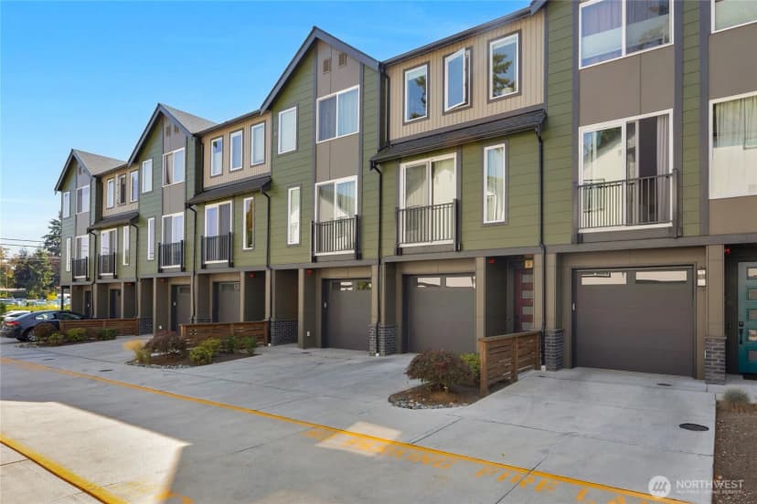 Property photo for 18521 1st Avenue Ne #b, Shoreline photo 4