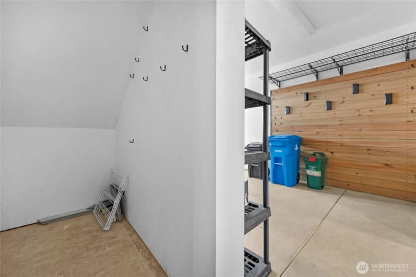 Property photo for 18521 1st Avenue Ne #b, Shoreline photo 30