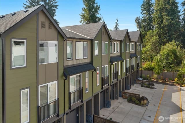 Property photo for 18521 1st Avenue Ne #b, Shoreline photo 3