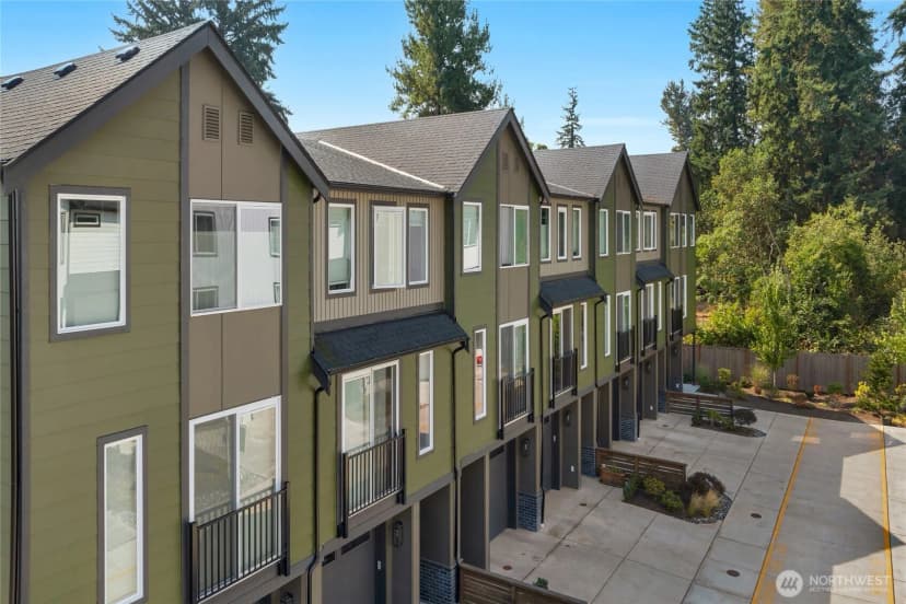 Property photo for 18521 1st Avenue Ne #b, Shoreline photo 3