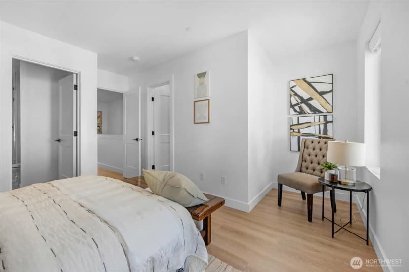 Property photo for 18521 1st Avenue Ne #b, Shoreline photo 23