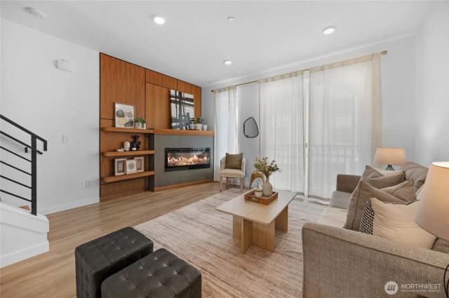 Property photo for 18521 1st Avenue Ne #b, Shoreline