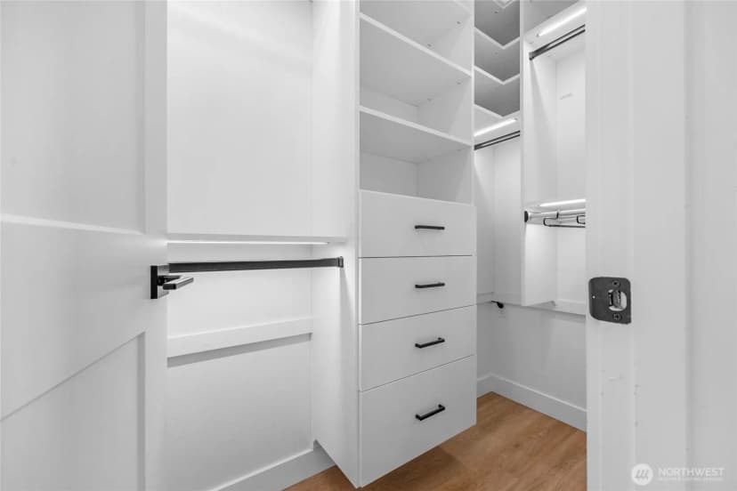 Property photo for 18521 1st Avenue Ne #b, Shoreline photo 19