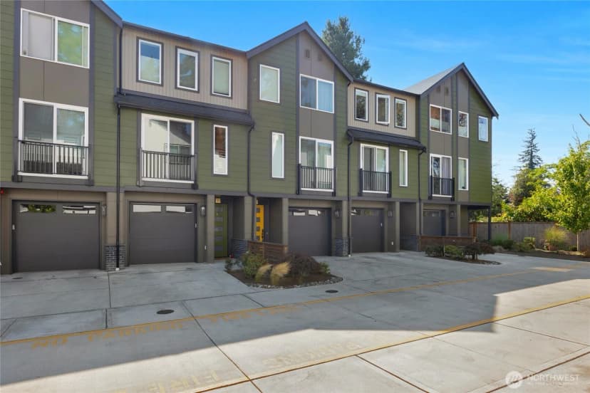 Property photo for 18521 1st Avenue Ne #b, Shoreline photo 32