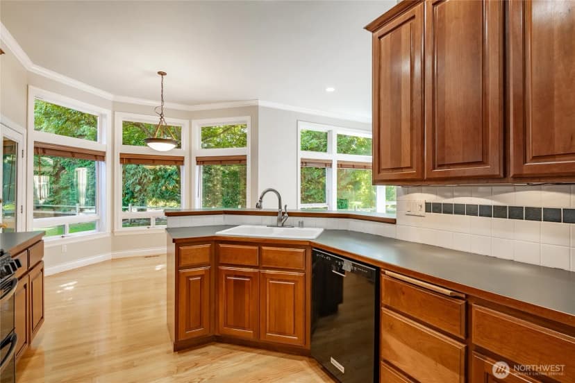 Property photo for 761 Sunrise Drive, Lynden photo 16