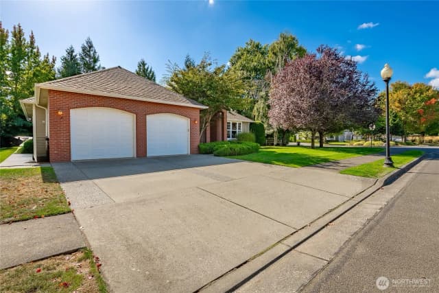 Property photo for 761 Sunrise Drive, Lynden photo 4