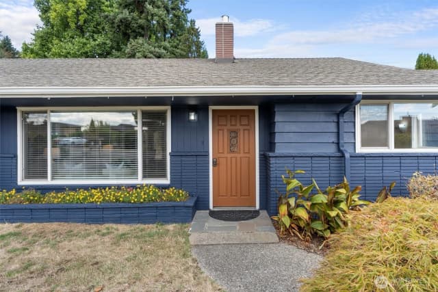 Property photo for 5722 Ne 182nd Street, Kenmore photo 5