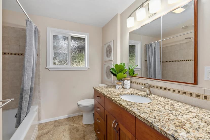 Property photo for 5722 Ne 182nd Street, Kenmore photo 22