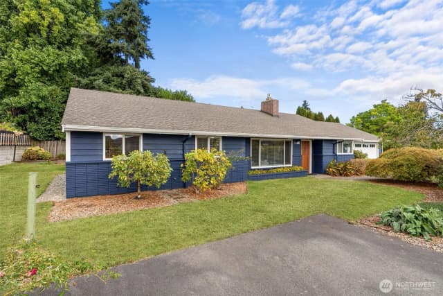Property photo for 5722 Ne 182nd Street, Kenmore photo 2