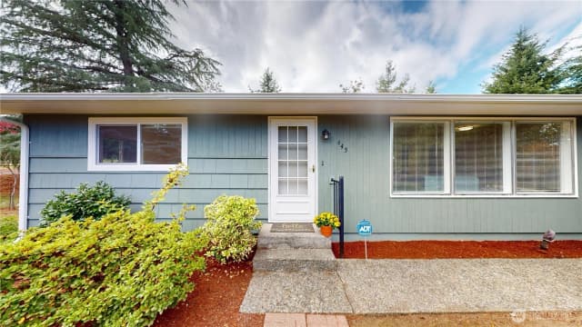 Property photo for 445 Sunnyhill Road W, Bremerton photo 3