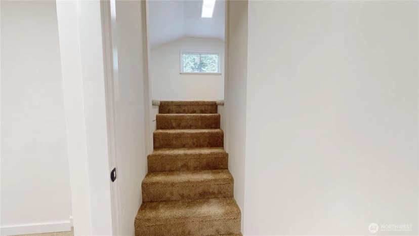 Property photo for 445 Sunnyhill Road W, Bremerton photo 17