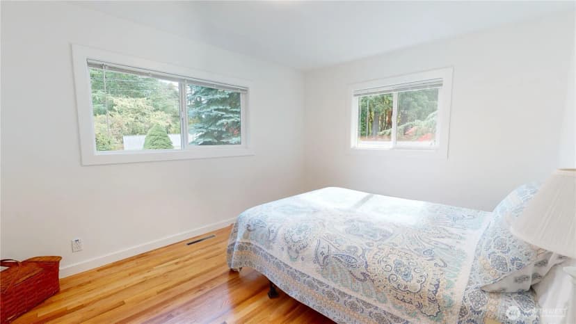 Property photo for 445 Sunnyhill Road W, Bremerton photo 10
