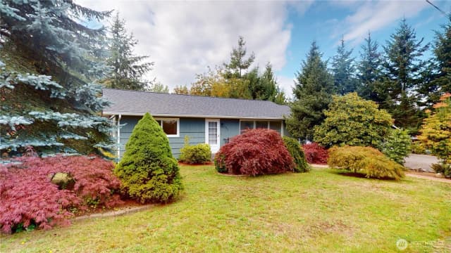 Property photo for 445 Sunnyhill Road W, Bremerton photo 2