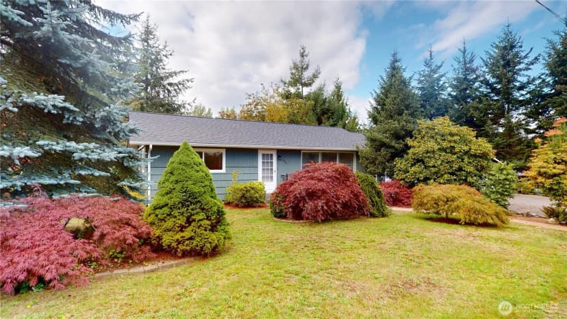 Property photo for 445 Sunnyhill Road W, Bremerton photo 2