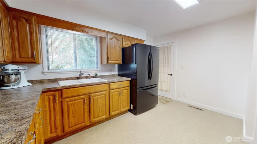 Property photo for 445 Sunnyhill Road W, Bremerton photo 7