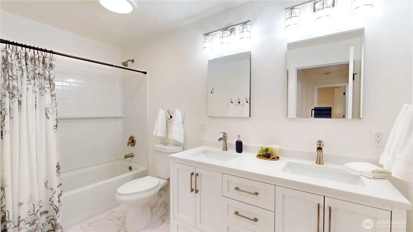 Property photo for 445 Sunnyhill Road W, Bremerton photo 15