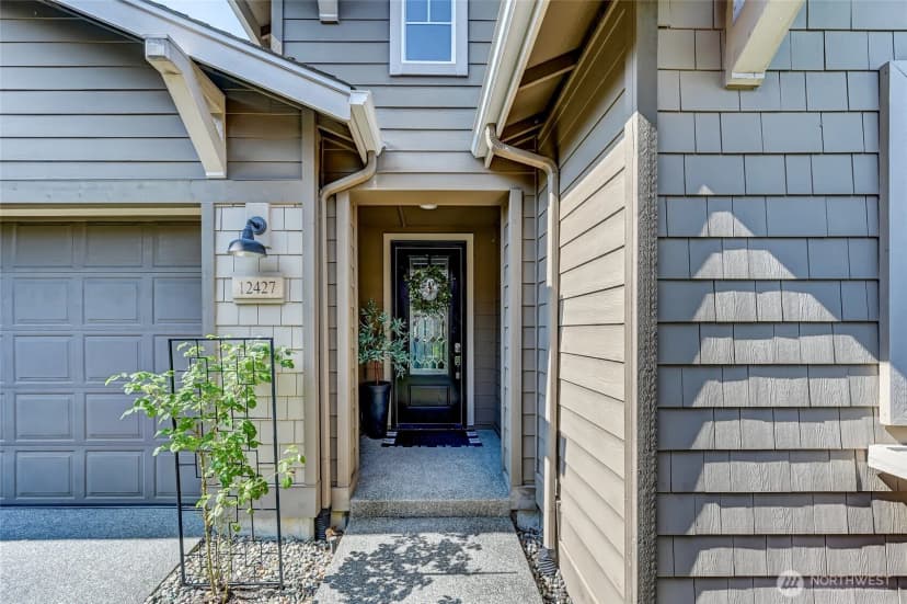 Property photo for 12427 243rd Terrace Ne, Redmond photo 4