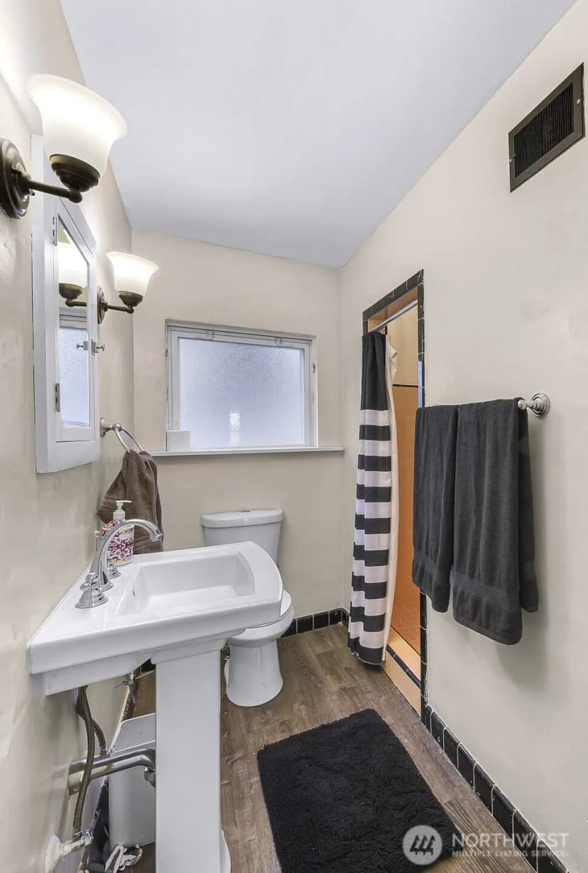 Property photo for 1428 Peace Portal Drive, Blaine photo 11