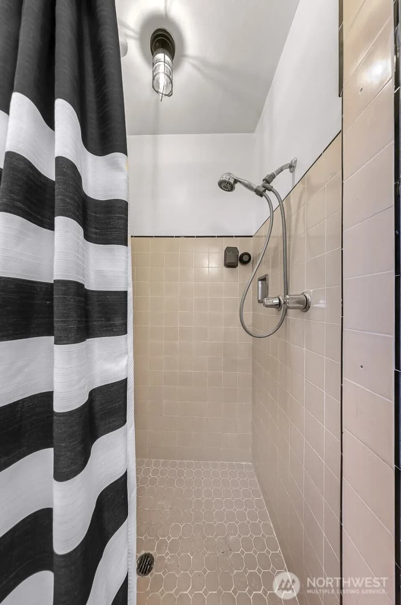 Property photo for 1428 Peace Portal Drive, Blaine photo 12