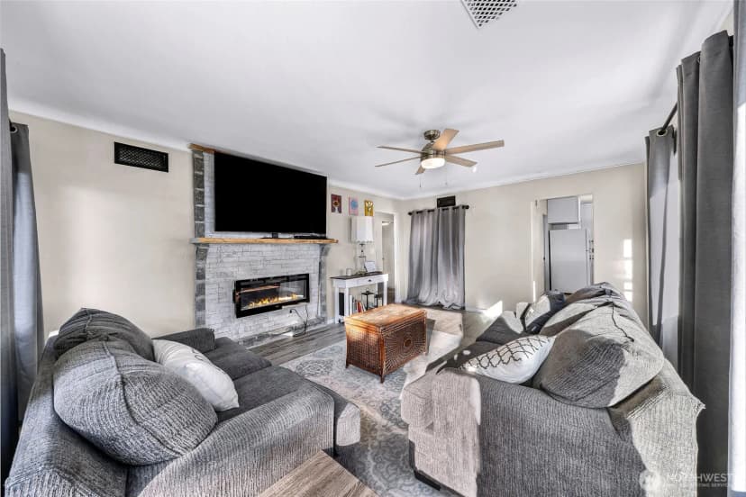 Property photo for 1428 Peace Portal Drive, Blaine photo 7