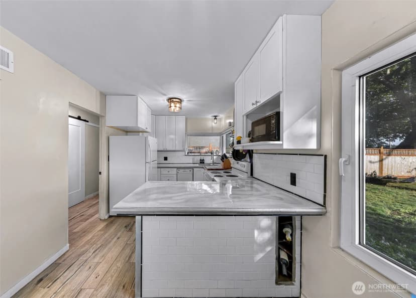 Property photo for 1428 Peace Portal Drive, Blaine photo 18