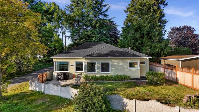 Property photo for 1428 Peace Portal Drive, Blaine photo 2