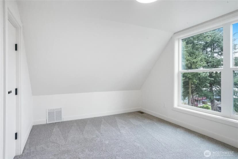 Property photo for 11853 12th Avenue S, Seattle photo 25