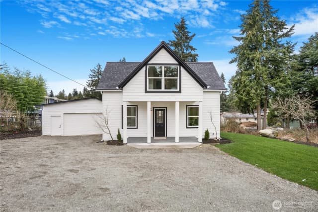 Property photo for 11853 12th Avenue S, Seattle photo 4