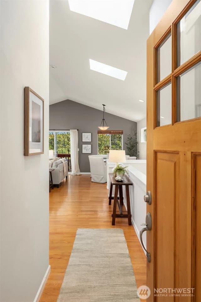Property photo for 2452 Sw Webster Street, Seattle photo 3