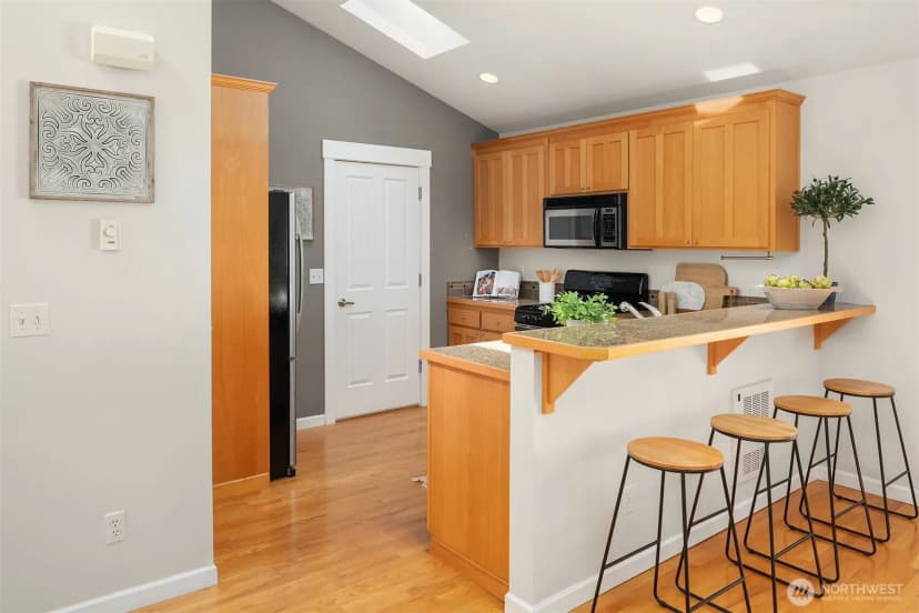 Property photo for 2452 Sw Webster Street, Seattle photo 8