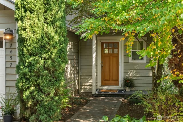 Property photo for 2452 Sw Webster Street, Seattle photo 2