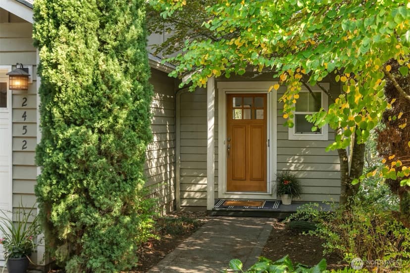 Property photo for 2452 Sw Webster Street, Seattle photo 2
