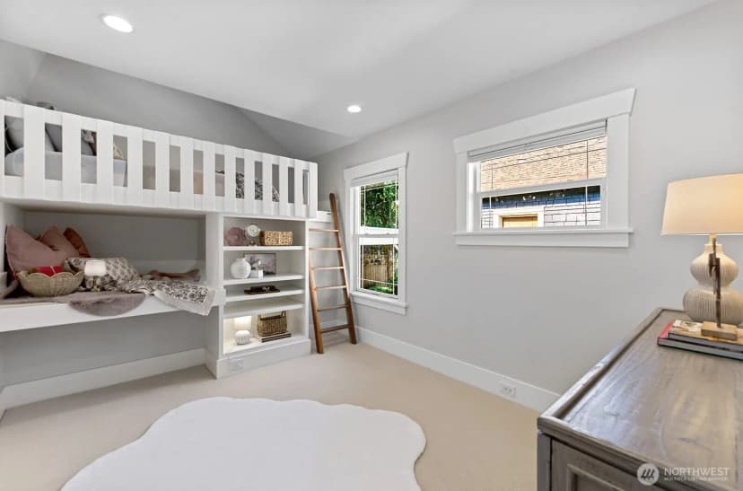 Property photo for 5811 1st Avenue Ne, Seattle photo 16