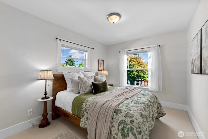 Property photo for 5811 1st Avenue Ne, Seattle photo 14