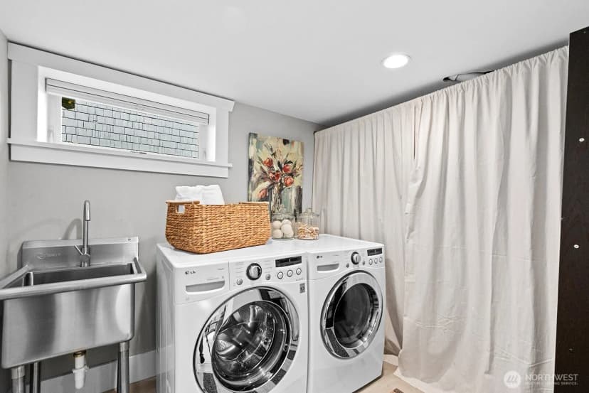 Property photo for 5811 1st Avenue Ne, Seattle photo 19