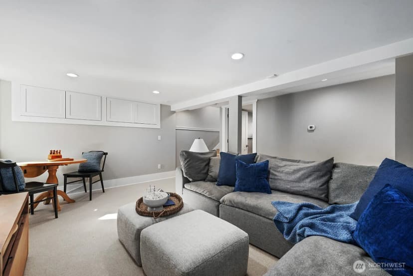 Property photo for 5811 1st Avenue Ne, Seattle photo 12