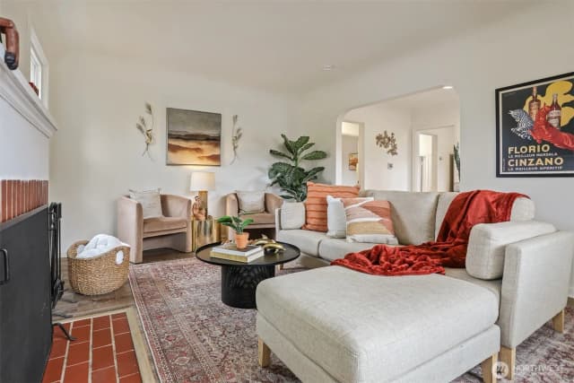 Property photo for 12042 26th Avenue S, Seattle photo 5