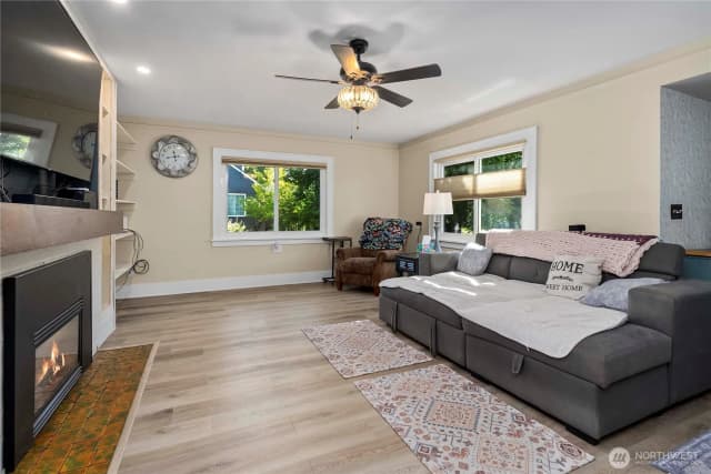 Property photo for 315 7th Avenue Nw, Puyallup photo 5