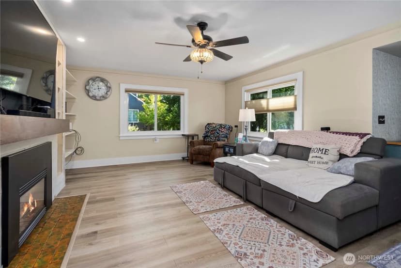 Property photo for 315 7th Avenue Nw, Puyallup photo 5