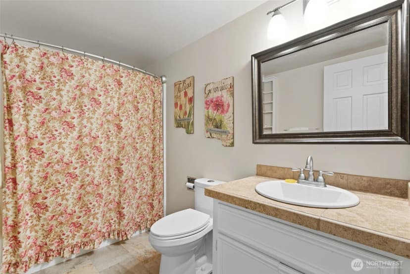 Property photo for 917 Kari Lane, Steilacoom photo 26