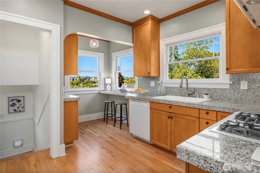 Property photo for 835 31st, Seattle photo 18