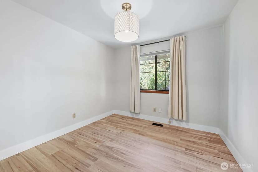 Property photo for 2750 214th Street Sw, Brier photo 30