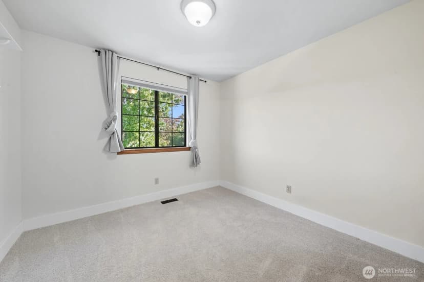Property photo for 2750 214th Street Sw, Brier photo 29