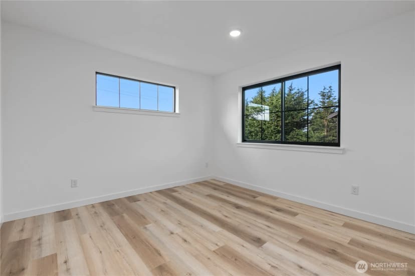 Property photo for 2615 Woburn Street, Bellingham photo 25