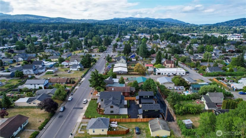 Property photo for 2615 Woburn Street, Bellingham photo 32