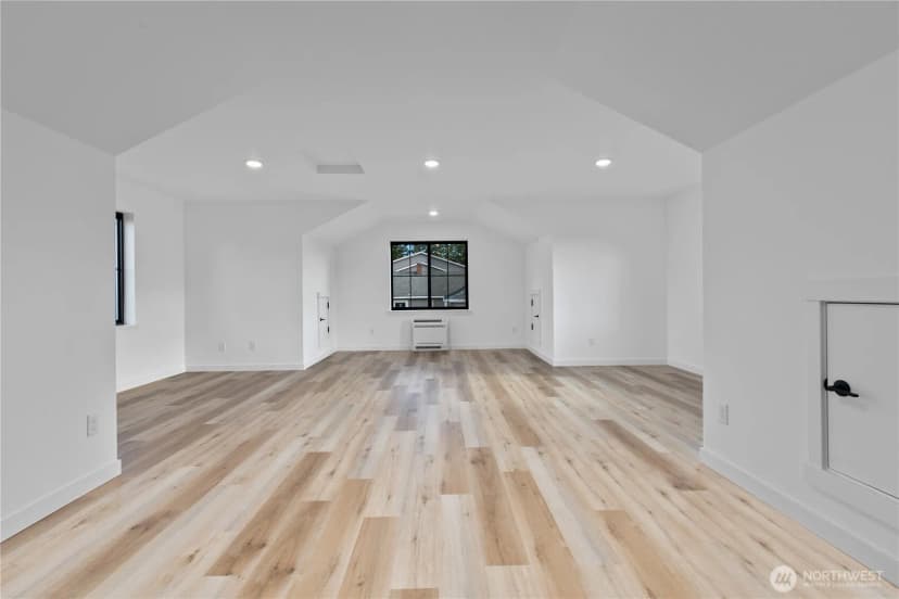 Property photo for 2615 Woburn Street, Bellingham photo 21